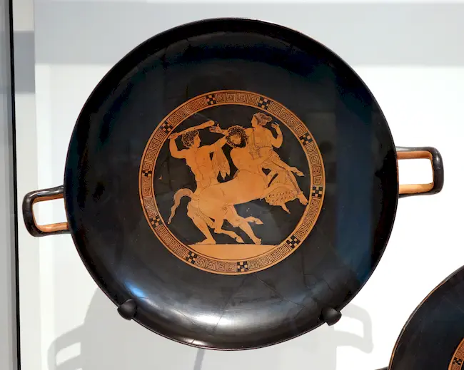 Red-Figure Kylix Herakles Nessos Deianeira (Boston Mfa 