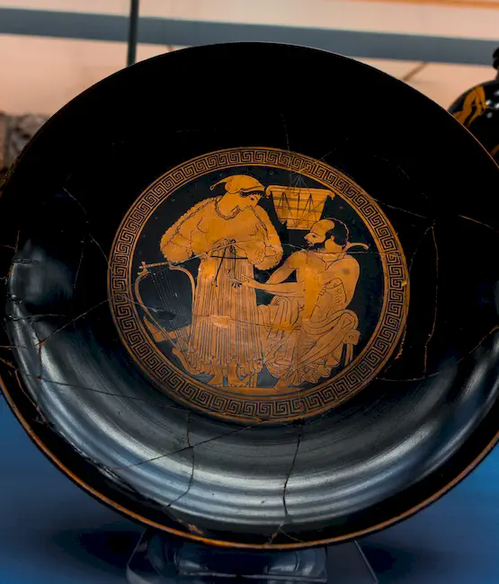 Onesimos Arv 318 2 Woman And Old Man - Herakles Bringing The Boar To Eurystheus - Chariot 